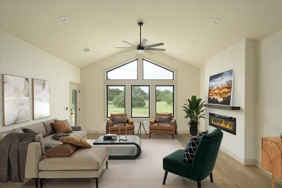 114 Rolling Hill Dr, Horseshoe Bay, TX 78657 - Image #2