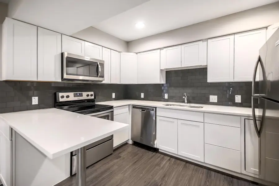 935 La Posada Dr #212, Austin, TX 78752 - Image #2