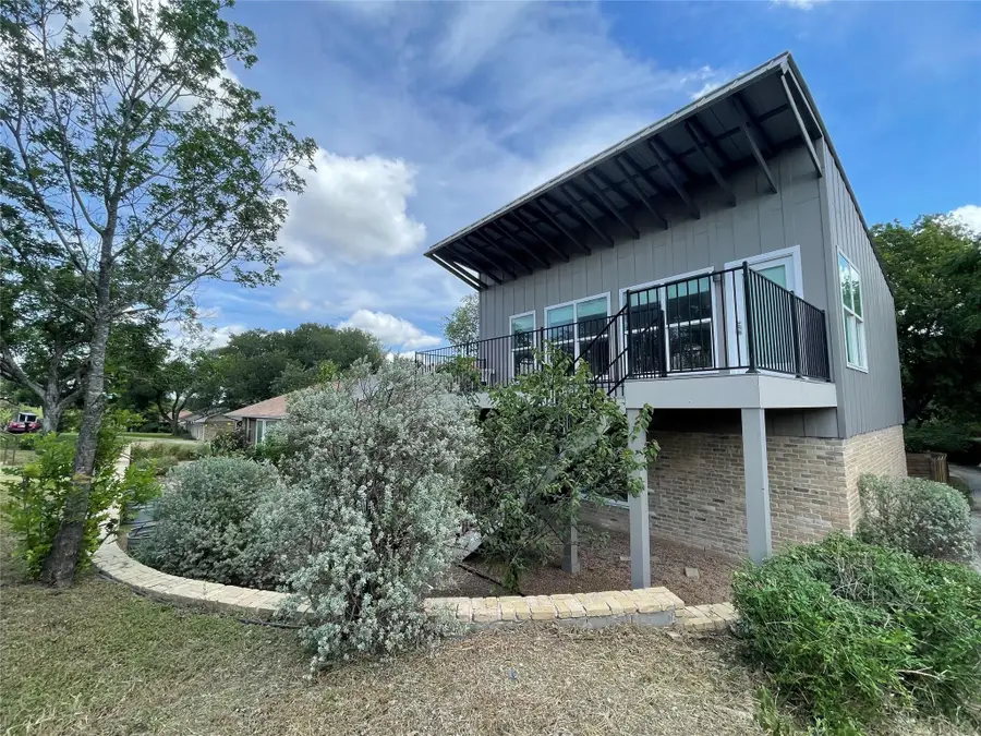 1706 Windoak Dr, Austin, TX 78741 - #2