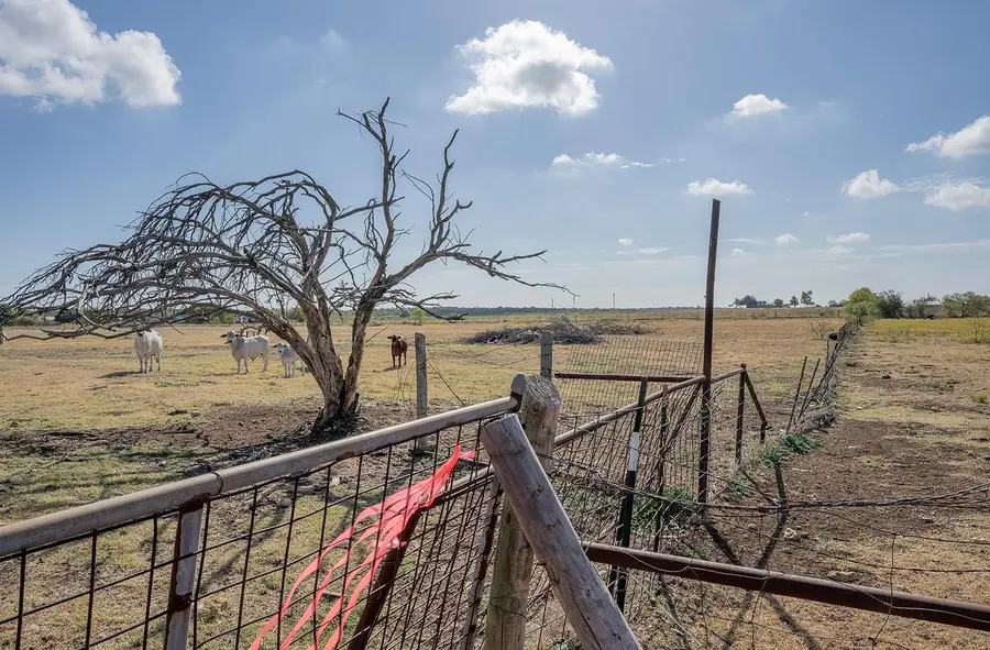 1841 County Road 305, Jarrell, TX 76537 - Image #2