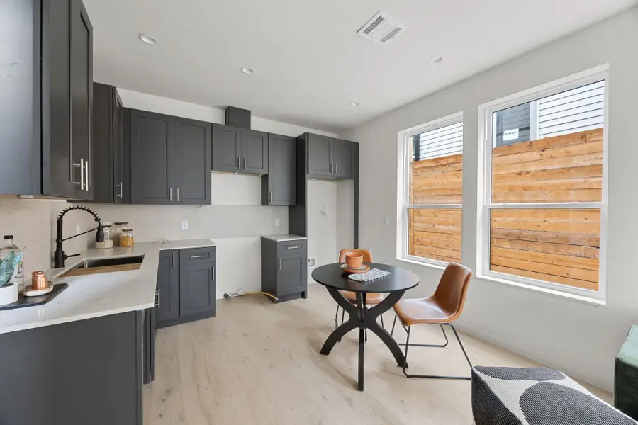 1709 Maple Ave #2A, Austin, TX 78702 - #3