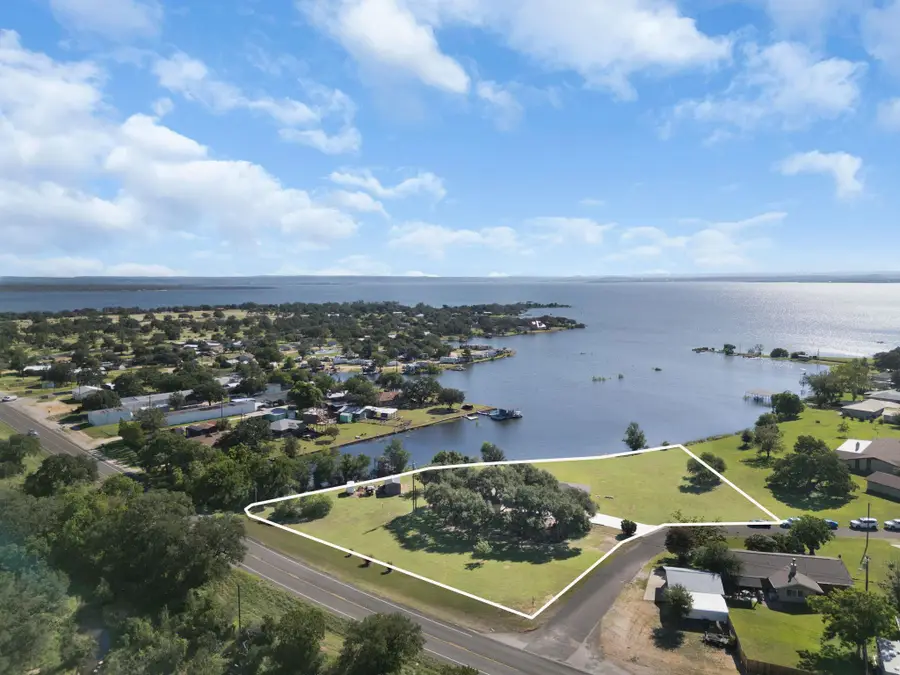 208 Iris Ln, Buchanan Dam, TX 78609 - Image #2