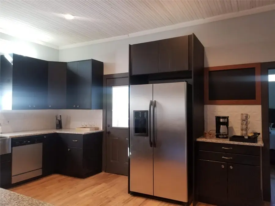 410 E Milam Ave, Round Rock, TX 78664 - #2