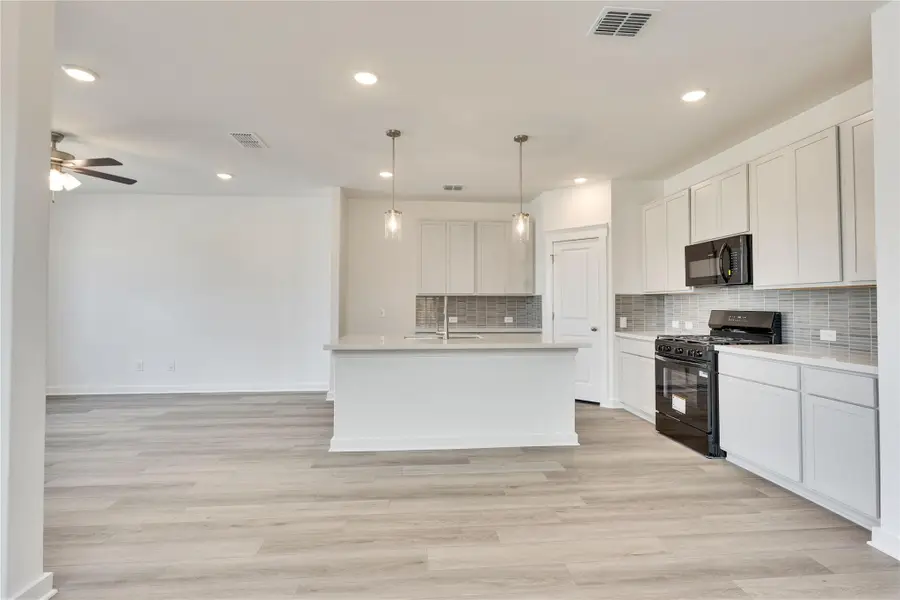 13504 Muny Pkwy, Elgin, TX 78621 - Image #2