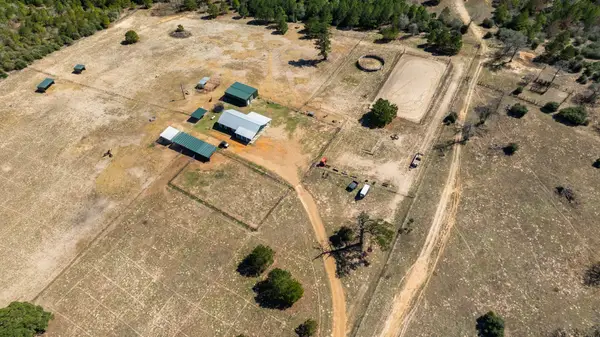 935 Highway 21 E, Paige, TX 78602