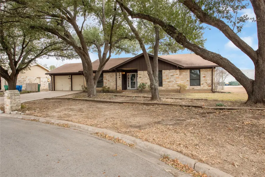 204 Drake Ln, Taylor, TX 76574 - #2