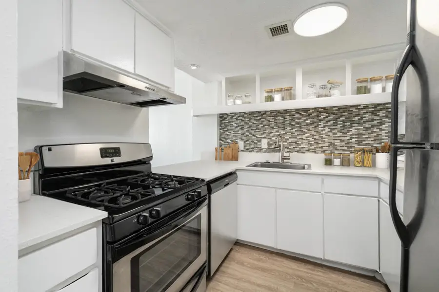 1800 Lavaca St #509, Austin, TX 78701 - #3
