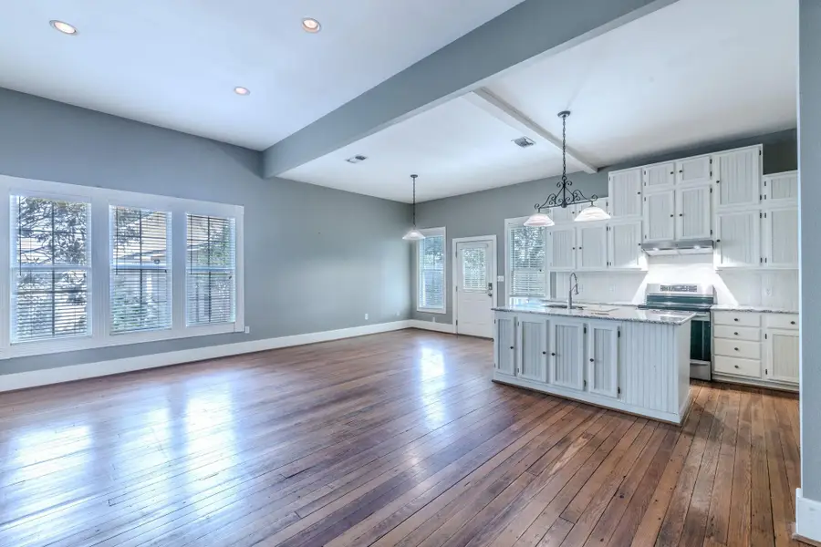 1007 Hill St, Bastrop, TX 78602 - #3