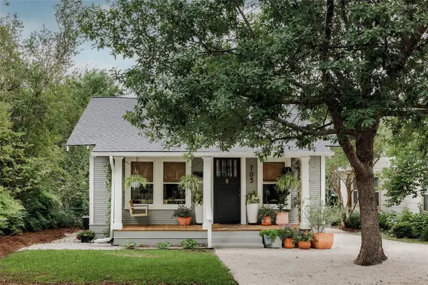 703 E 45th 1/2 St, Austin, TX 78751
