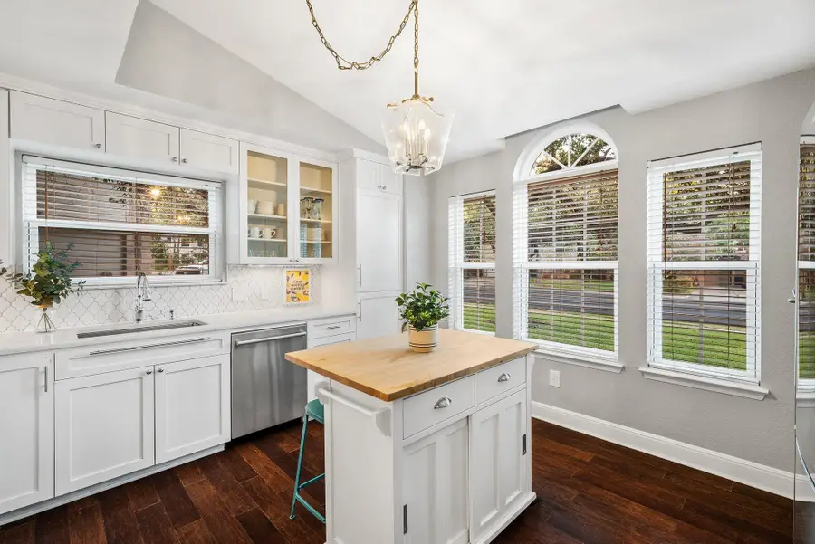 7601 Dallas Dr, Austin, TX 78729 - Image #3