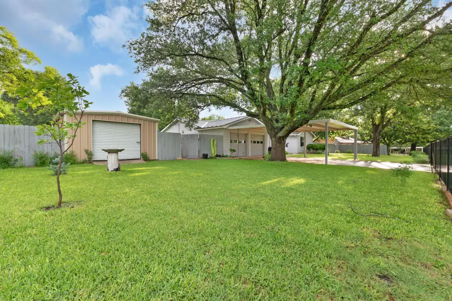310 Cardinal Ln, Burnet, TX 78611 - Image #2