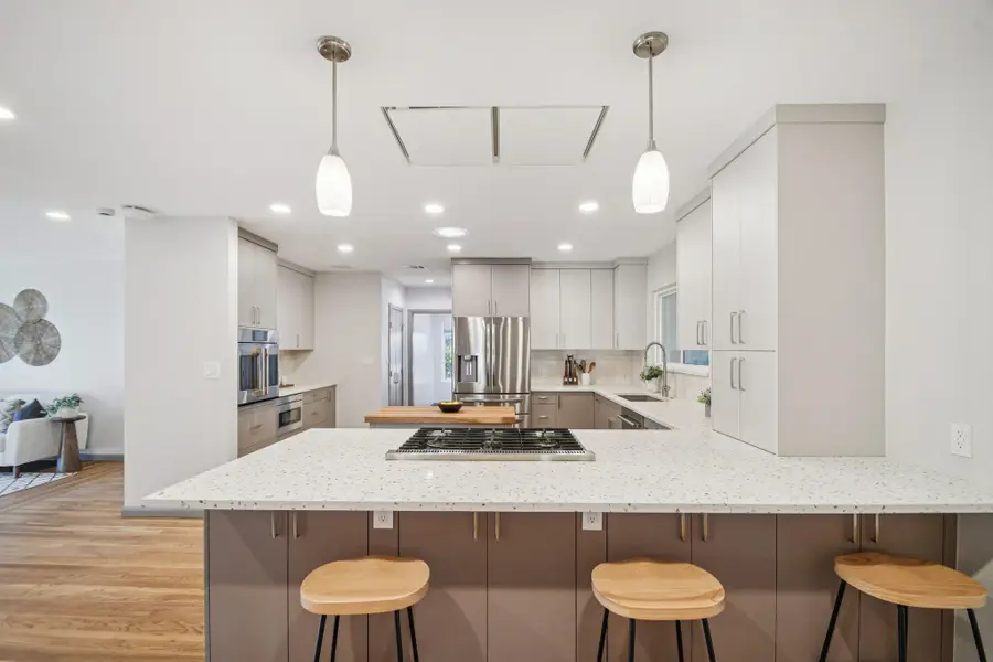 809 E 38th St, Austin, TX 78705 - Image #3