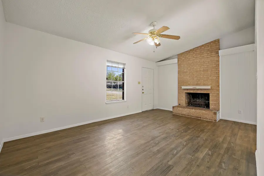 2402 Cottonwood Dr, Georgetown, TX 78628 - #2