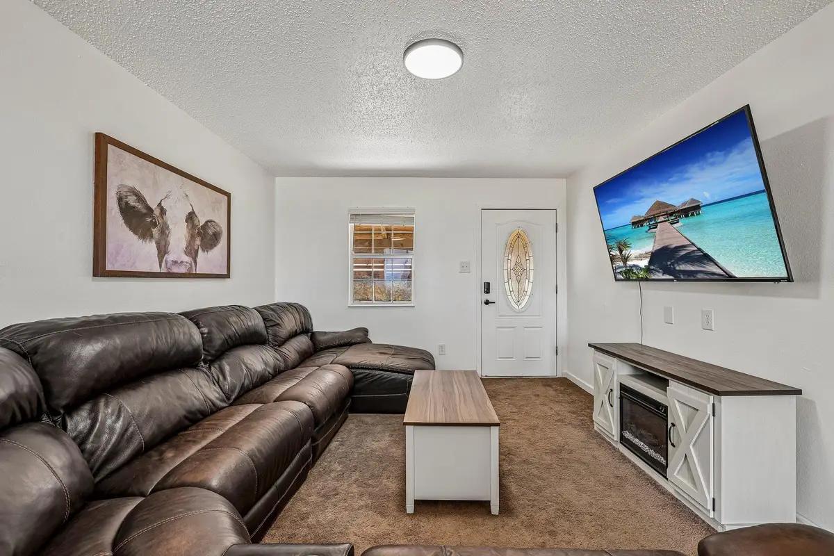 8104 Bronco Ln, Lago Vista, TX 78645 - #1