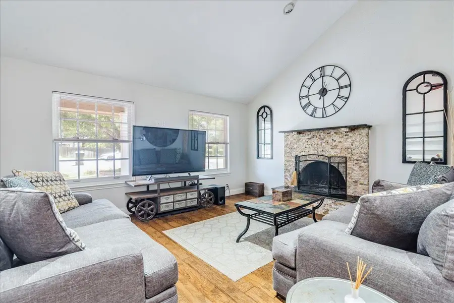 301 Verbena Dr, Kyle, TX 78640 - #2