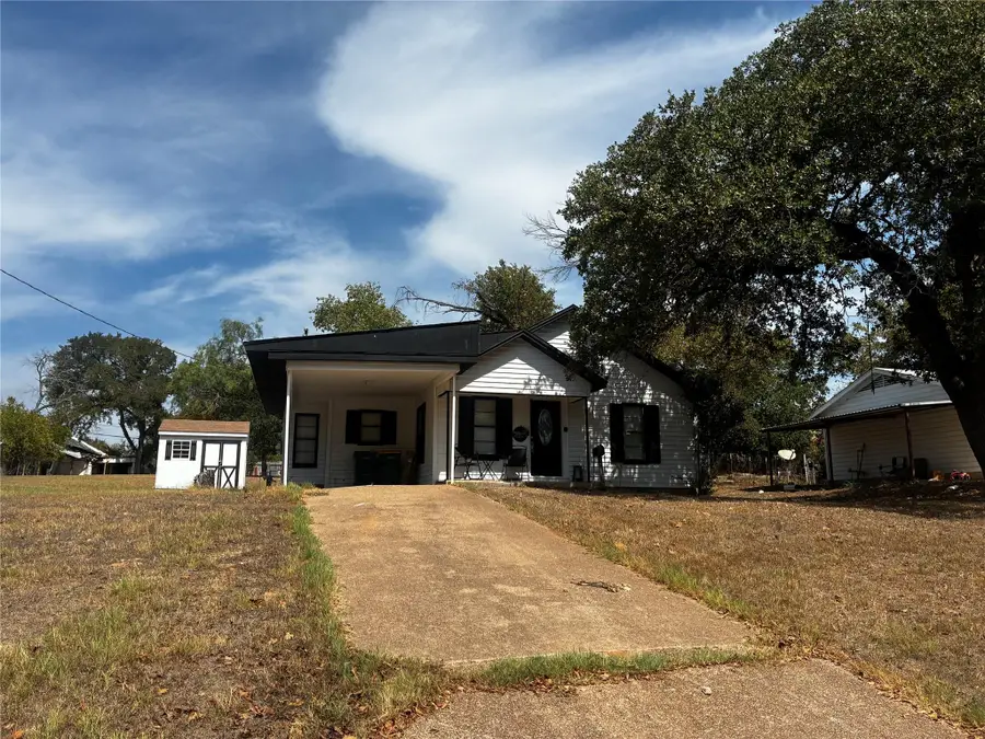 109 & 105 E Leon St, Gatesville, TX 76528 - #2