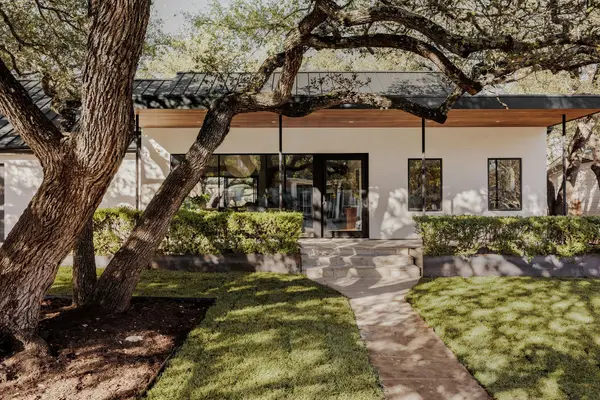 4214 Deepwoods Dr, Austin, TX 78731