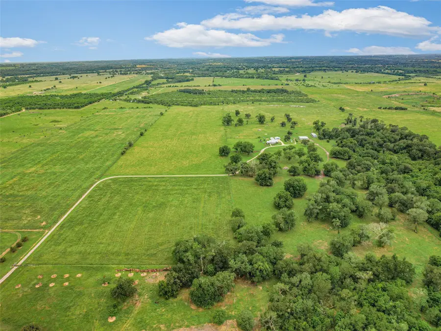 138 St. James Pl, Bastrop, TX 78602 - #2