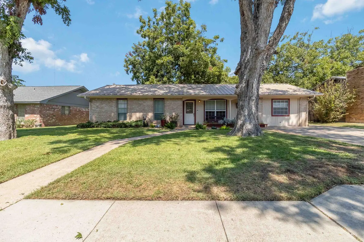 105 Jones St, Bastrop, TX 78602 - Image #1