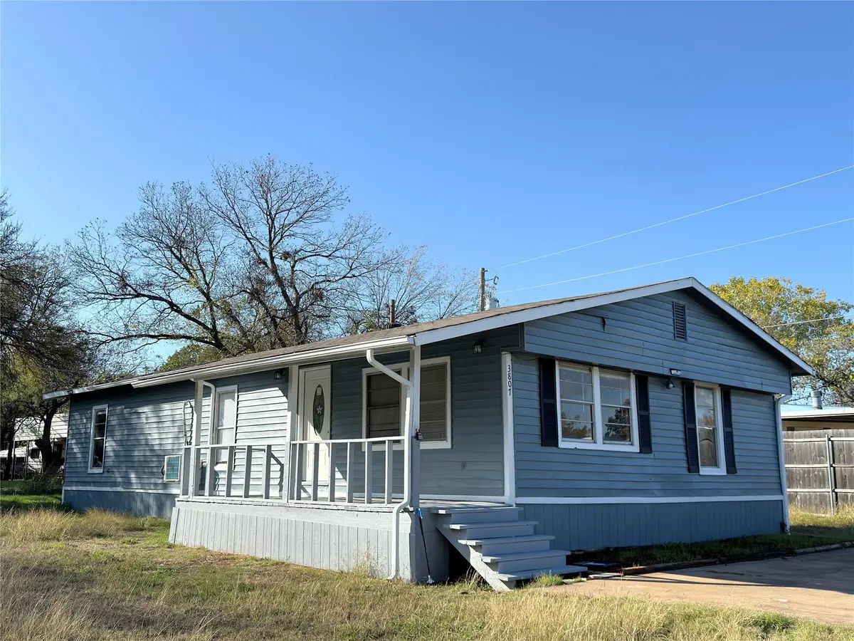 3807 Lands End Ct, Granbury, TX 76048 - #1