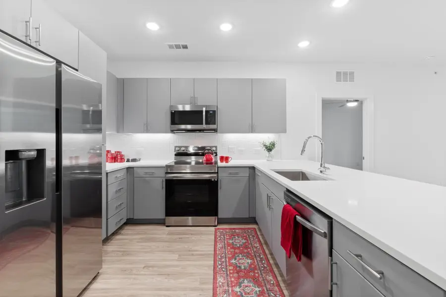 4801 Springdale Dr #2010, Austin, TX 78723 - Image #2