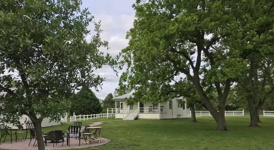 1281 Post Oak Point Rd, New Ulm, TX 78950 - #3