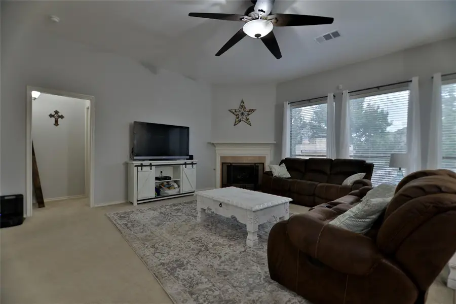 410 Olmos Dr, Leander, TX 78641 - #2