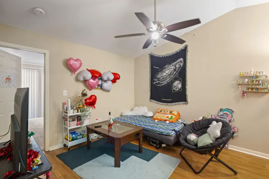 501 W 26th St #304, Austin, TX 78705 - Image #2