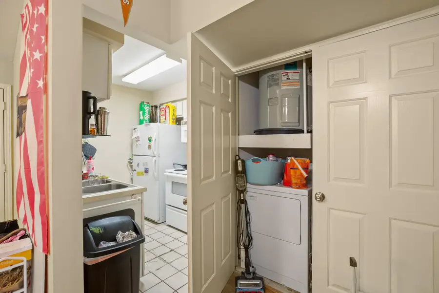 501 W 26th St #304, Austin, TX 78705 - Image #3