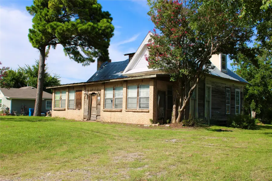 505 S Avenue C Ave, Elgin, TX 78621 - Image #2
