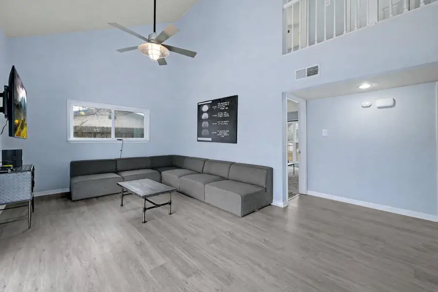 827 Briarcliff Dr, San Antonio, TX 78213 - Image #3