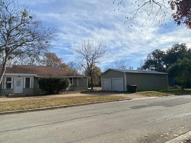 1034 Magnolia St, Lockhart, TX 78644 - Image #1