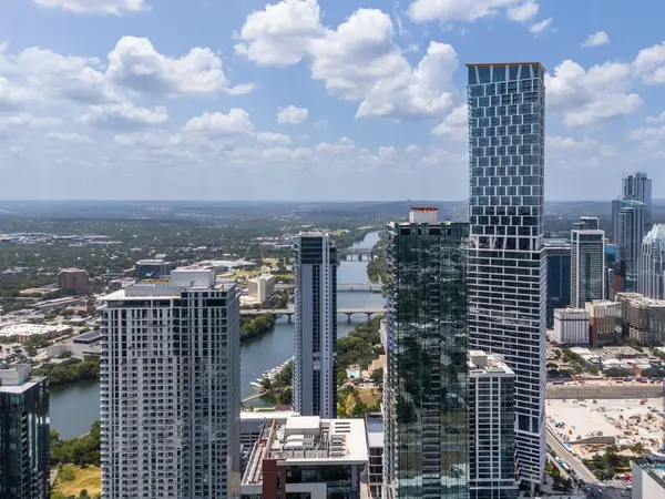 610 Davis St #3009, Austin, TX 78701