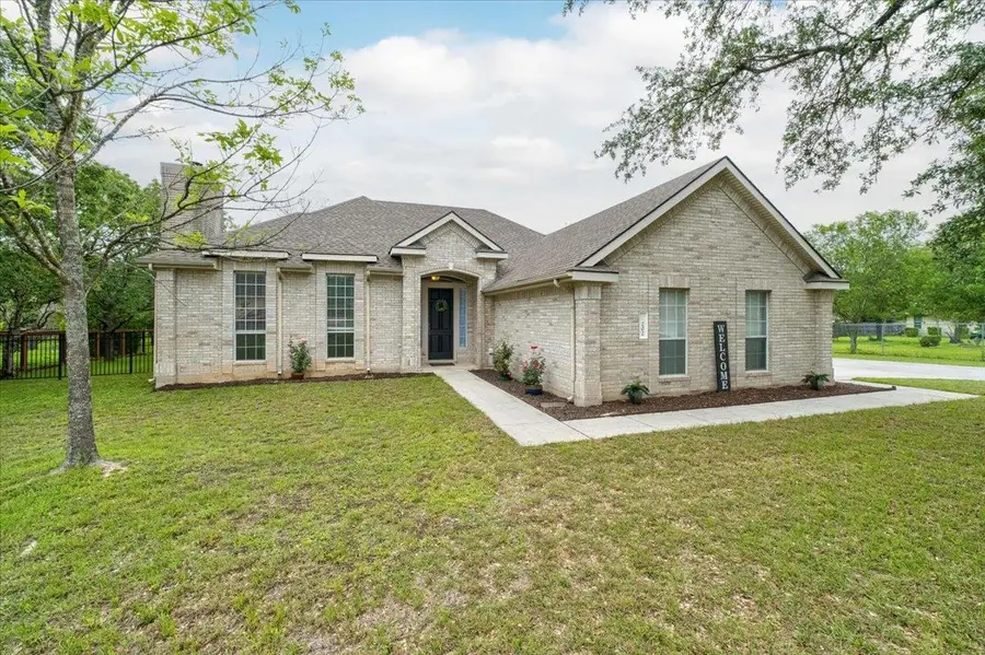 202 Meadow Woods Dr, Kyle, TX 78640 - #2