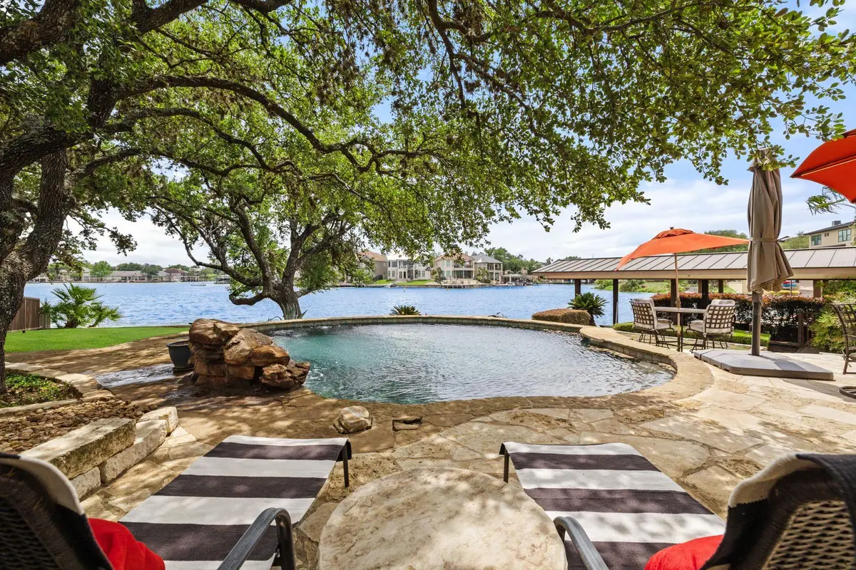 113 Wennmohs Pl, Horseshoe Bay, TX 78657 - Image #1