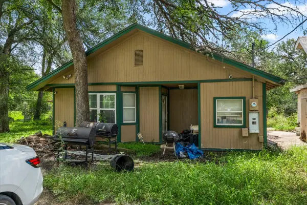151 High Ridge Dr, Del Valle, TX 78617