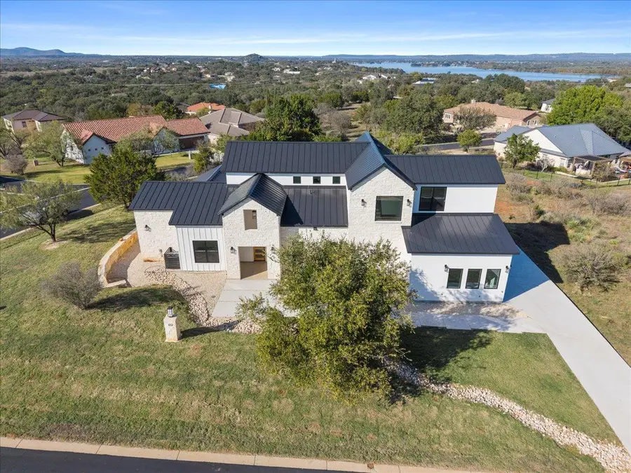 102 Mountain Home Rd, Horseshoe Bay, TX 78657 - Image #2