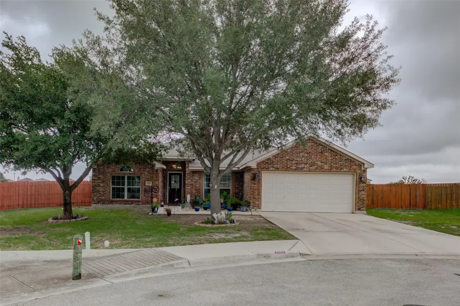 700 Indian Blanket St, Lockhart, TX 78644 - Image #2
