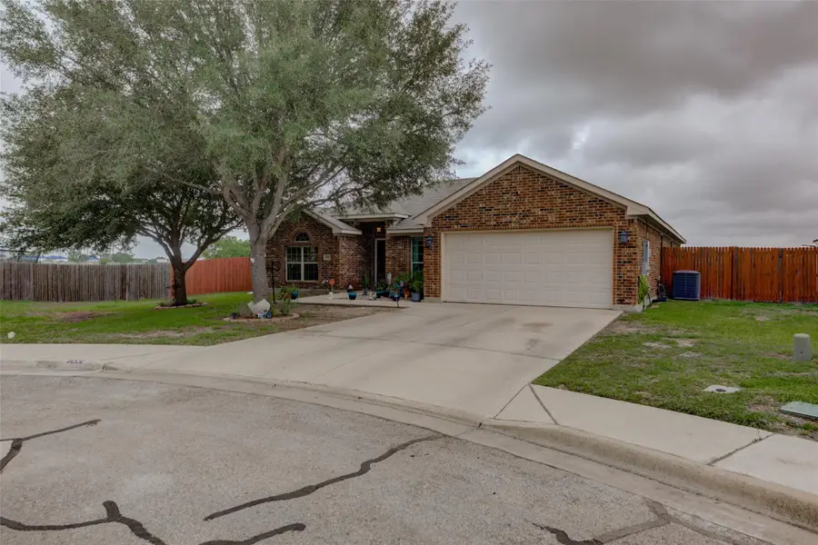 700 Indian Blanket St, Lockhart, TX 78644 - Image #3