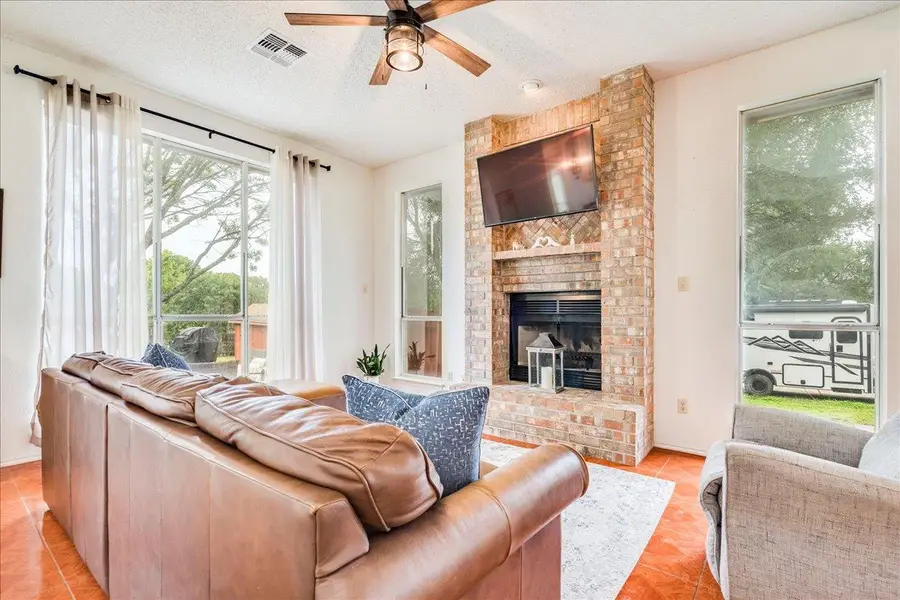 210 Meadow Woods Dr, Kyle, TX 78640 - #3