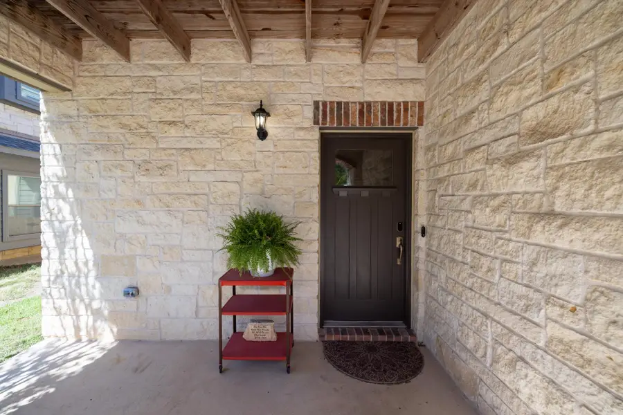 222 Sycamore St, Georgetown, TX 78633 - #3