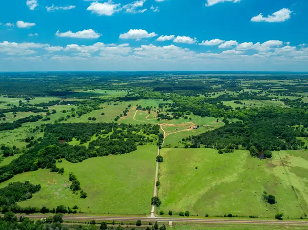 400 619 Spur, Elgin, TX 78621
