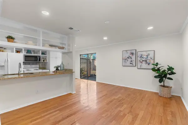 900 Taulbee Ln #109, Austin, TX 78757