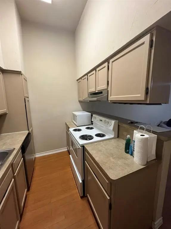 1908 San Antonio St #303, Austin, TX 78705 - #2