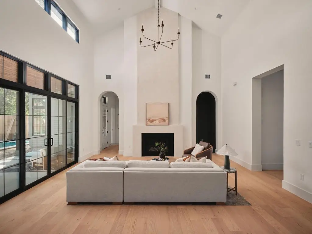 704 E 46th St, Austin, TX 78751 - #1