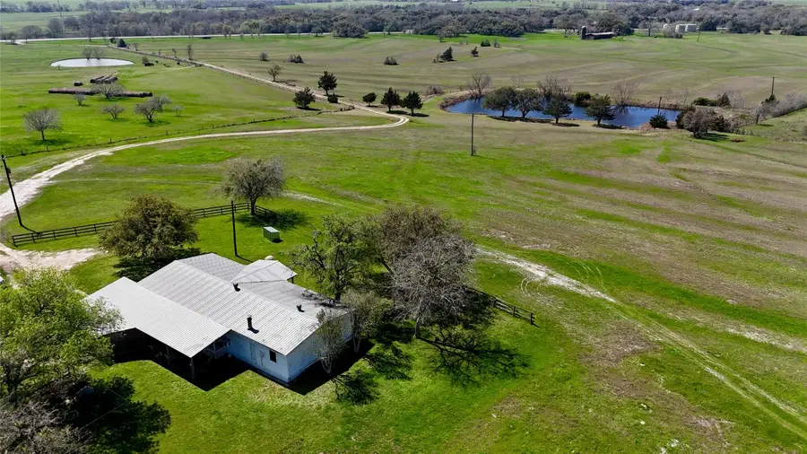 2301 E Us Highway 90, Flatonia, TX 78941 - #3