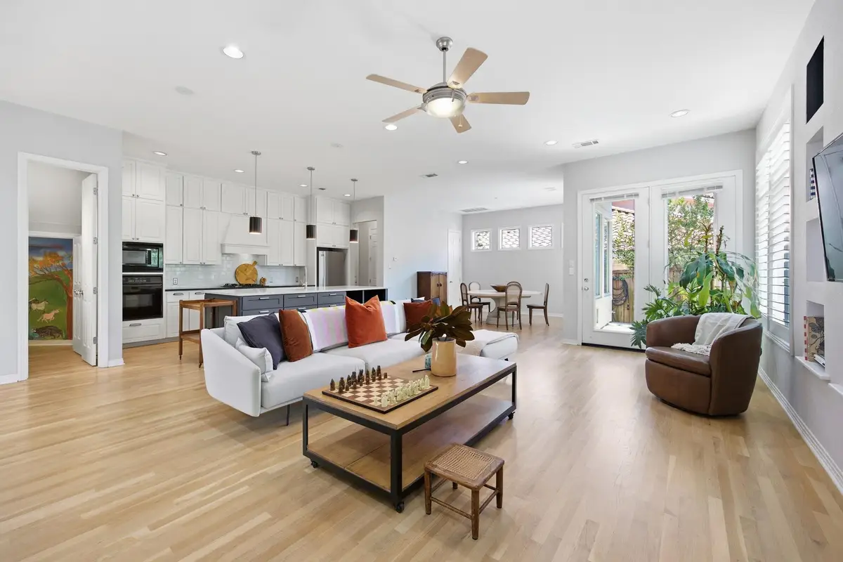 406 Hazeltine Dr, Lakeway, TX 78734 - #1