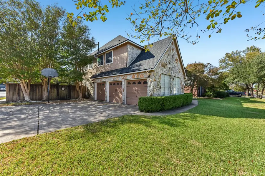 13264 Darwin Ln, Austin, TX 78729 - Image #2