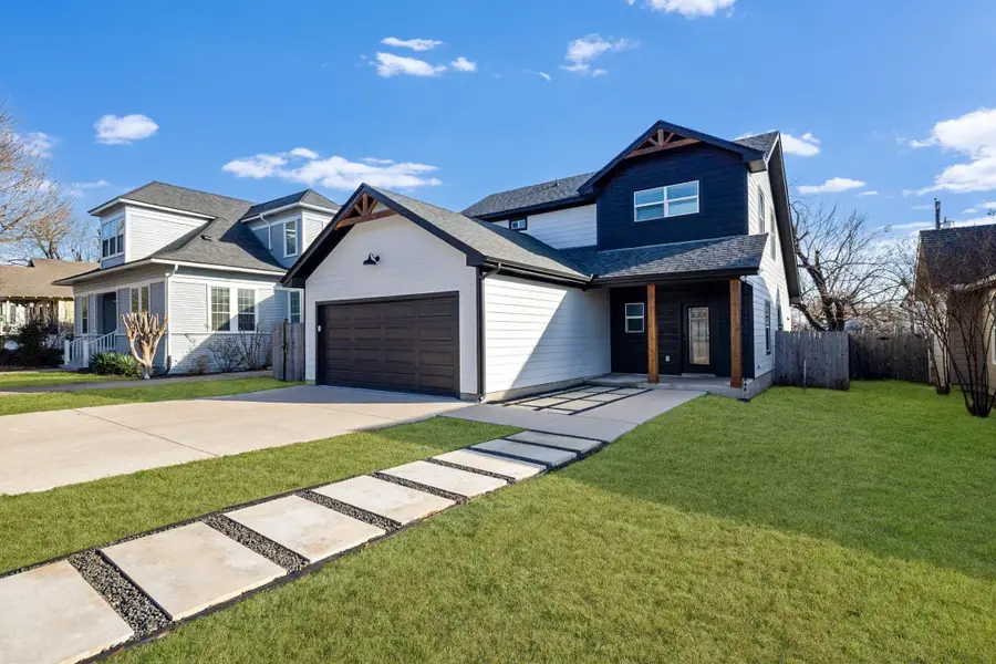 609A W 7th St, Taylor, TX 76574 - #3