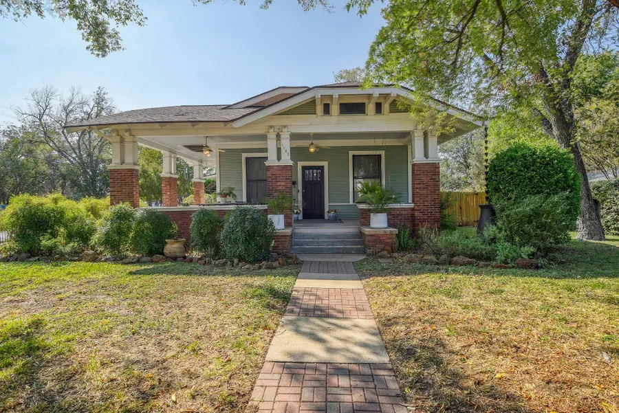 1102 Pecan St, Bastrop, TX 78602 - Image #2